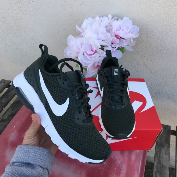 Nike Shoes - NIKE WOMENS AUTHENTIC AIR MAX Sz 7 New